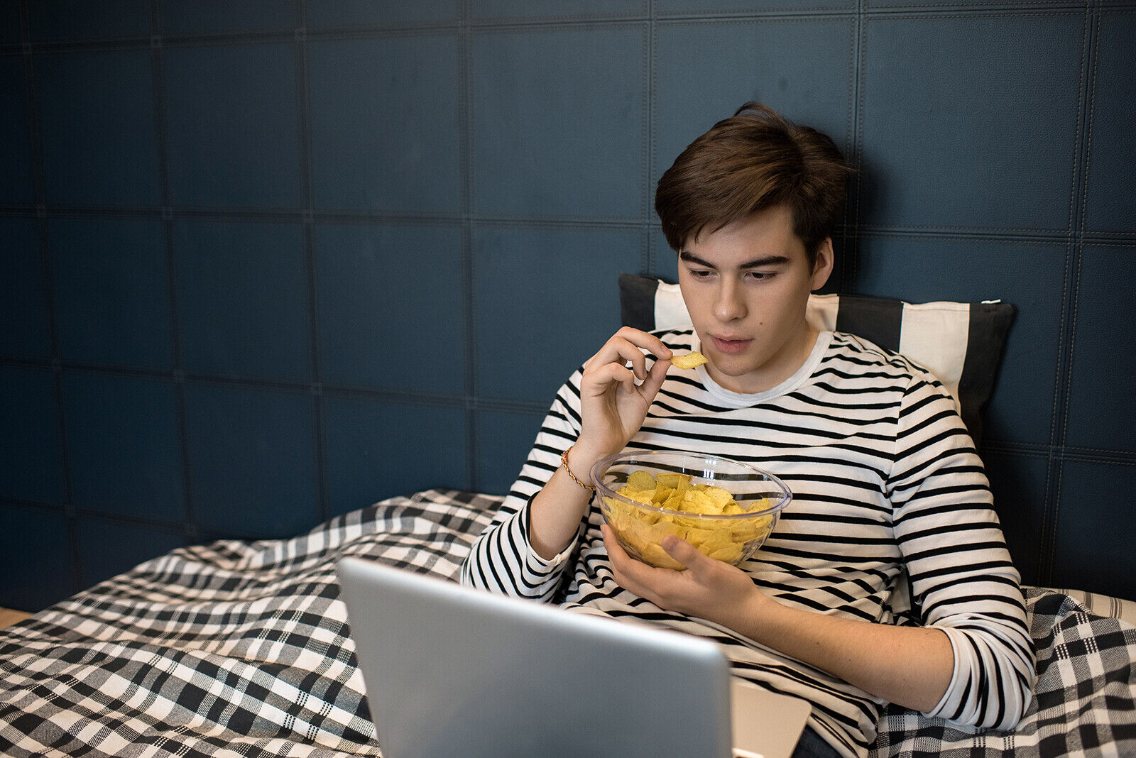 10 ways to conquer adult nightmares and get better sleep